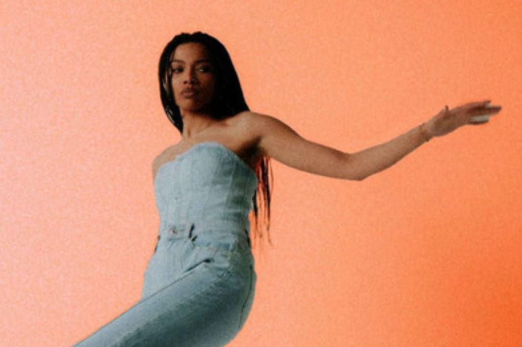 Brooke Combe live – a captivating experience that leaves a lingering buzz